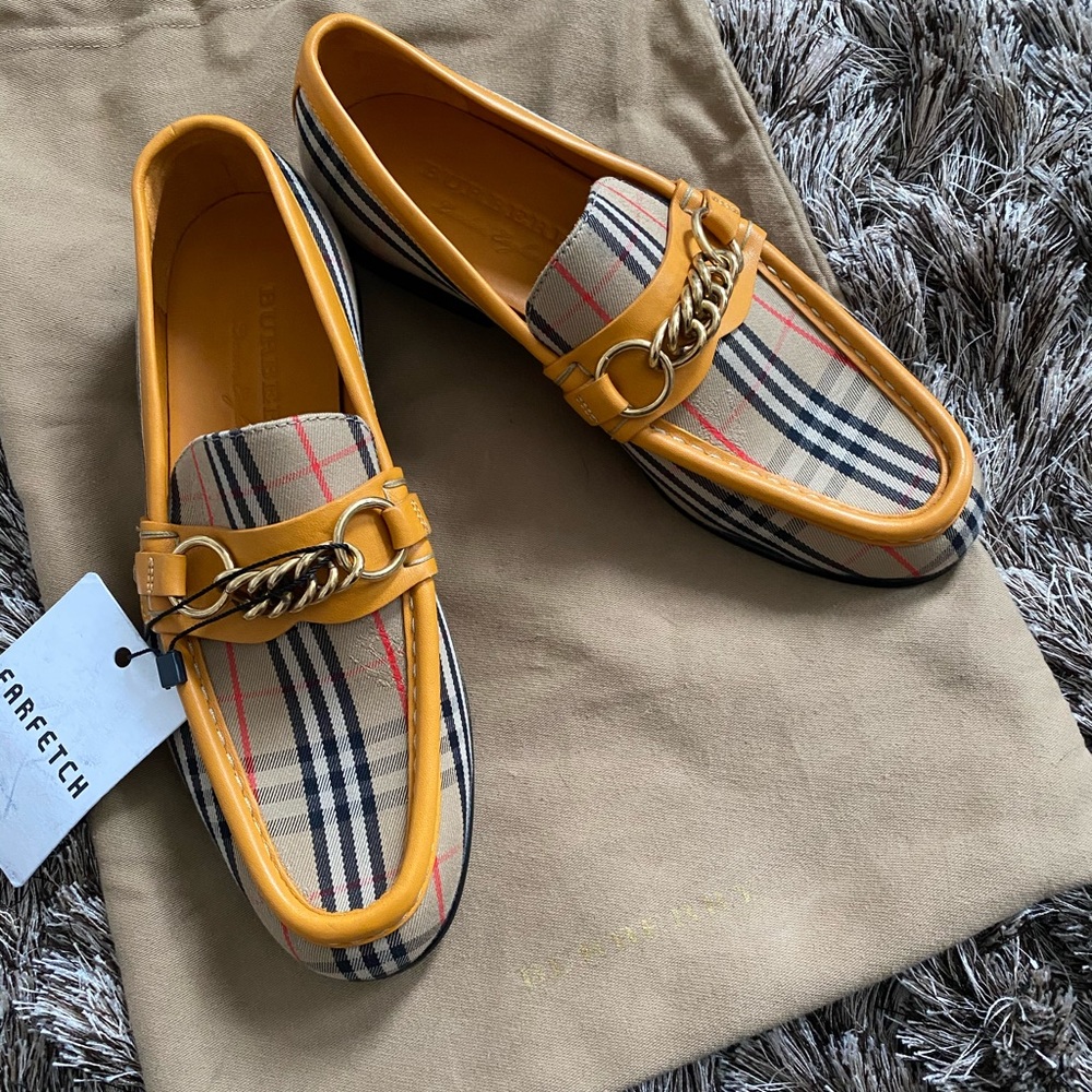 Burberry 1983 Check Link Loafer Size 37 NWT